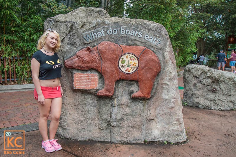 Kim Cums: uma viagem ao zoológico